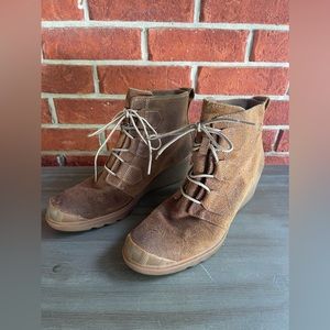 EUC Sorel Toronto Wedge Bootie ladies size 9.5